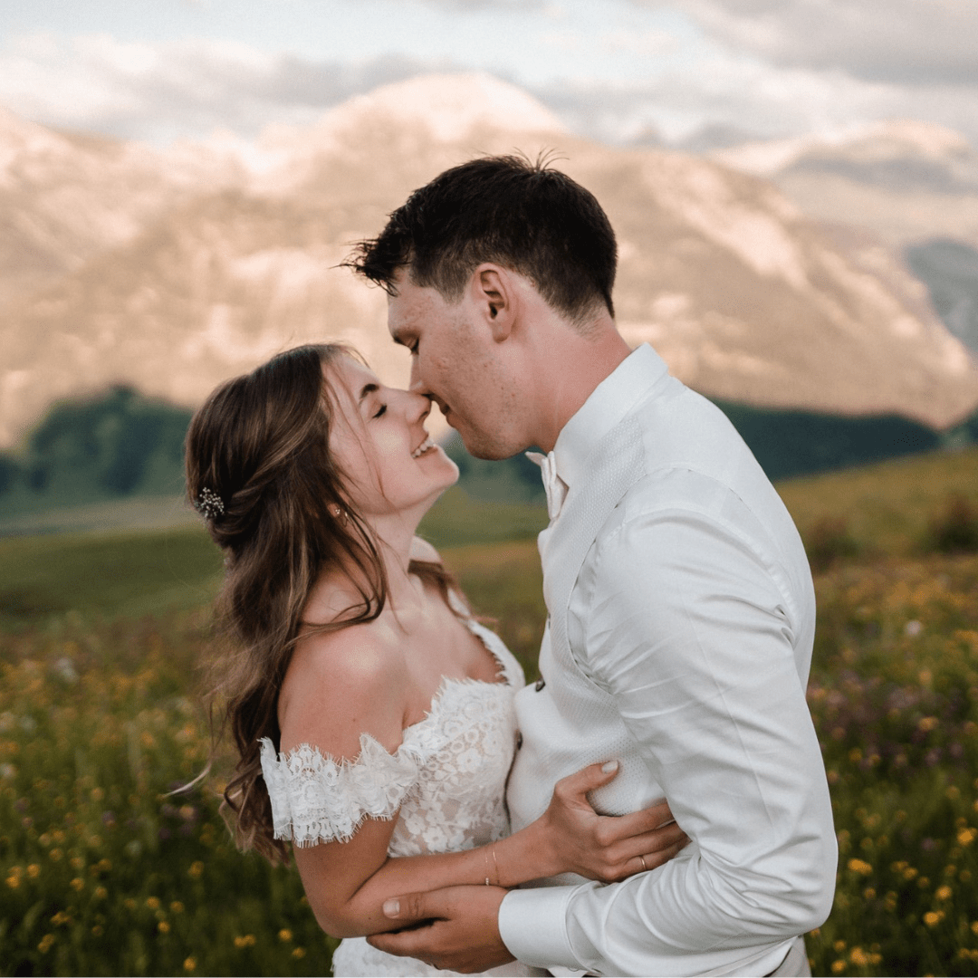 Aida + Tim | Hochzeitsfotografen am Bodensee Beige und Grau Minimalistisch Zitat Instagram-Beitrag (1)  - Hochzeitsfotografie von Aida und Tim