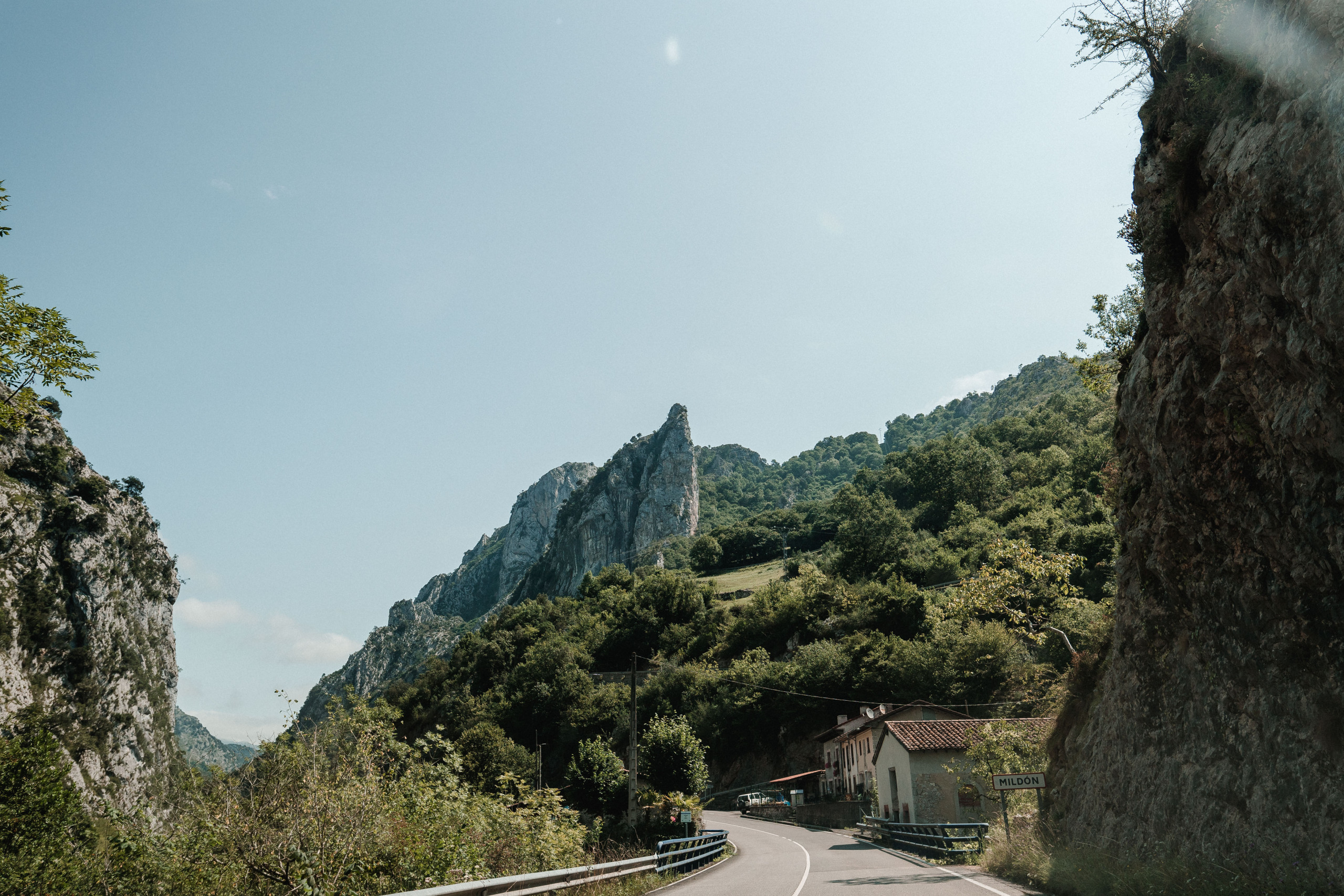 Aida + Tim | Hochzeitsfotografen am Bodensee Die schönsten Orte für ein Elopement in Nordspanien  - Hochzeitsfotografie von Aida und Tim