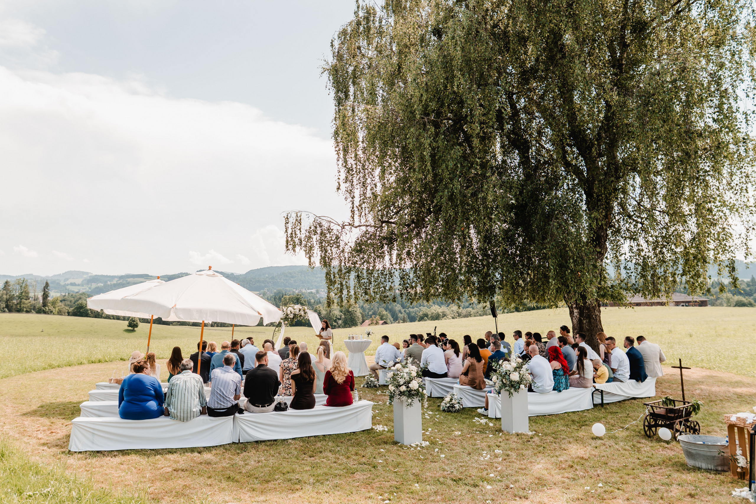 Aida + Tim | Hochzeitsfotografen am Bodensee Brunnerhof Niederwil | Hochzeit Schweiz  - Hochzeitsfotografie von Aida und Tim