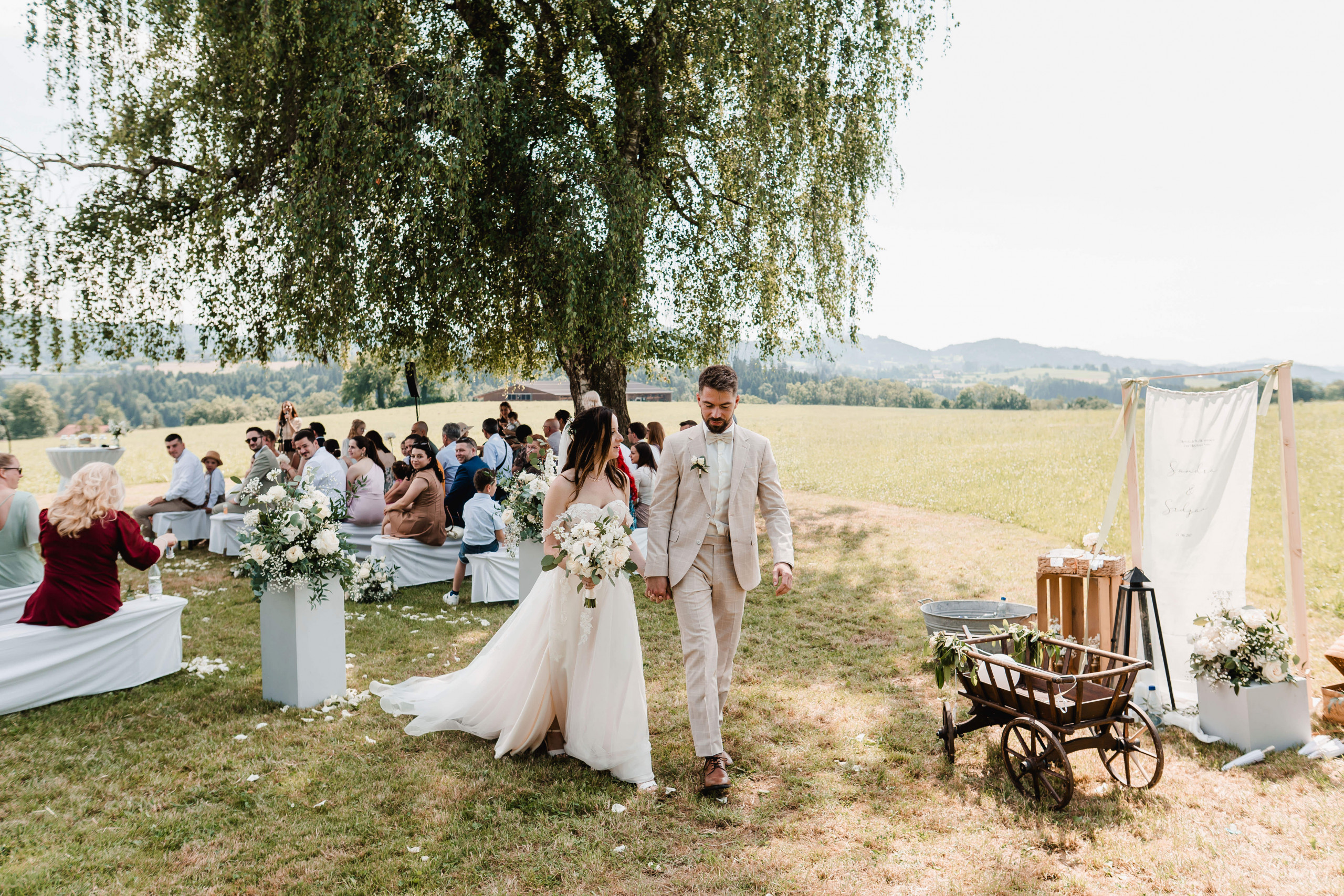Aida + Tim | Hochzeitsfotografen am Bodensee Brunnerhof Niederwil | Hochzeit Schweiz  - Hochzeitsfotografie von Aida und Tim