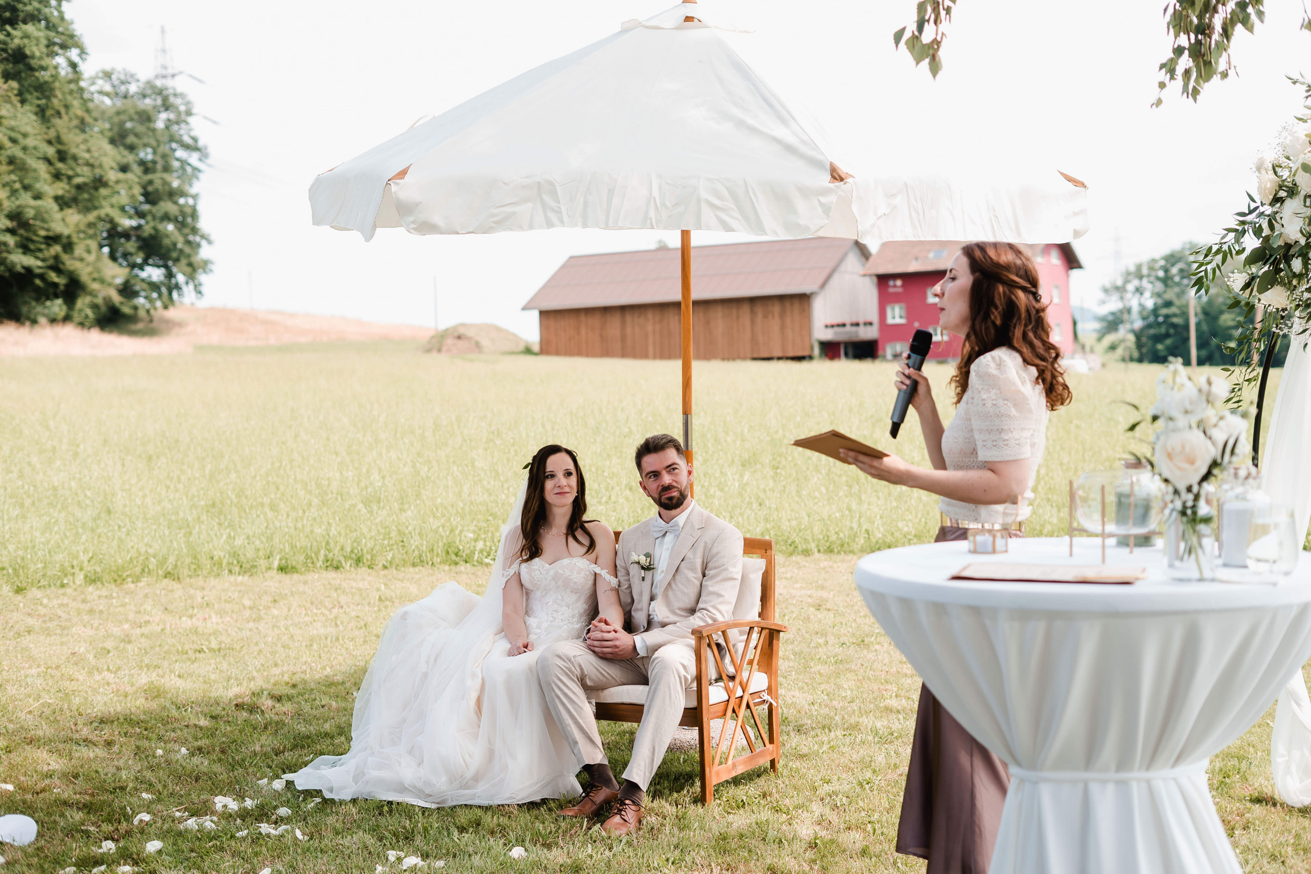 Aida + Tim | Hochzeitsfotografen am Bodensee Hochzeitslocation: Brunnerhof Niederwil  - Hochzeitsfotografie von Aida und Tim